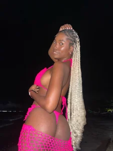 Tahira_21_ Public Pic 3