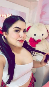 Isabella_Rios_ Public Pic 9
