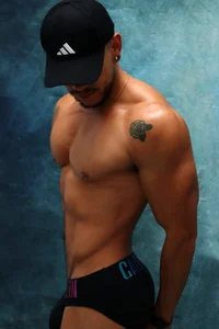 2025 de ARON_TAYLER01  2 photos