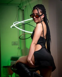 tony_and_sophia Sophia model Pic 4