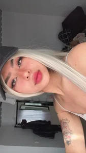 FryerenのBlonde mueheの枚の写真