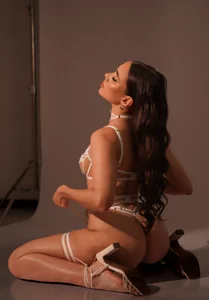 sabrinarey__ natural sensuality ❤️‍🔥 Bilde 2