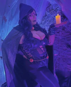 Elise-Leyton Happy halloween 2025 Pic 5