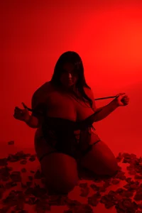 MiiaaVelvet Play with fire รูป  4