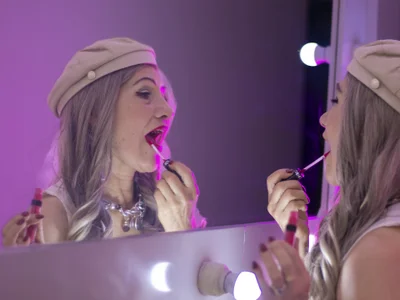 samantha_mature_ flirtatious and mischievous Pic 7