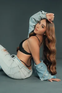 CarolineGraceX Denim chic. Pic 6