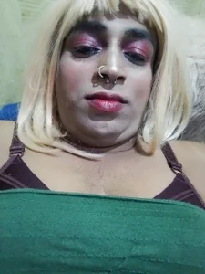 Alora-shine Public Foto