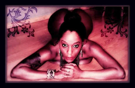 Queen of Ebony Class od iHeartLeila  8 snímek