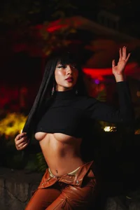 ZendayaGrey Street Content Immagine  3