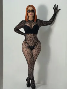 MadelineFox Sensual feline Pic