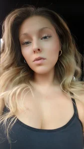 SydneySavage Public Pic 2