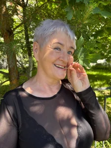 Sandra_Snowflake I am in harmony with nature, I feel warmth and peace🌿😊🌞  3টি ছবি