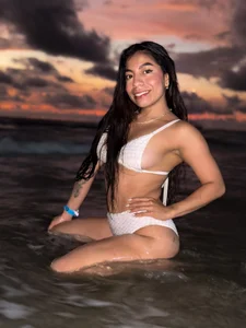 Mia_Gothzx: Beach ( 3 фото)