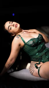 _giggy_2 Good night my loves 👅🍒😘  4টি ছবি