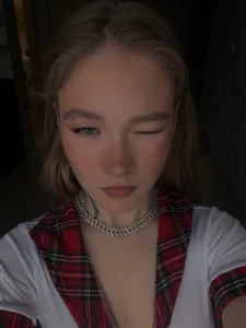 MaireLanda Schoolgirl Sweet & Teasing Pic 3
