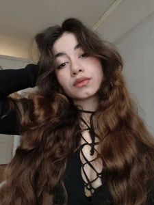 CarolineCox Public Pic 4