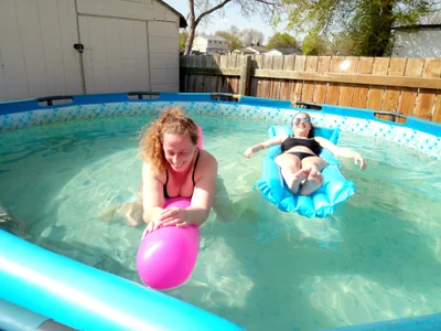 ShyAndHappyCdns Relaxing Pic 3