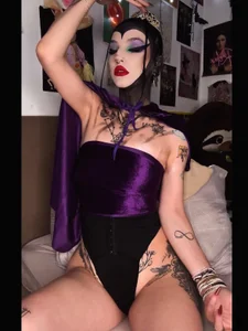 Evul Queen de MoonAgnes  2 Imagens