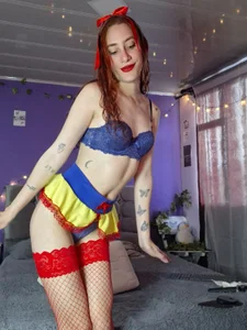 IsaBaileys_: un nain me cherche ? 🍎🍎🍎 ( 6 фото)