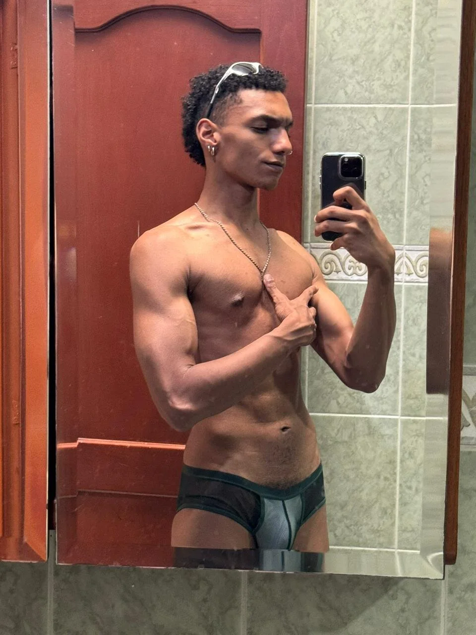 JulienSaint immagine di tendenza 2272