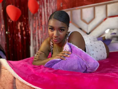 AmiraNast_ Public зображення 3