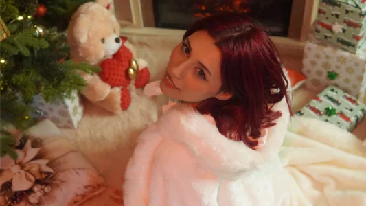 LunaHart Christmas magic… with a touch of temptation ✨😈 Pic 3