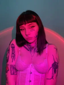 tradishka Public Foto 4