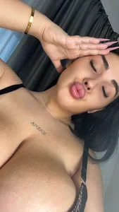 boobzilla_ Do you like it raw ? 😋 Foto 3