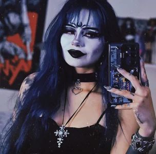 sakaexxx Makeup ✨️ - {count, plural, one {תמונה אחת} two {שתי תמונות} many {# תמונות} other {# תמונות}}