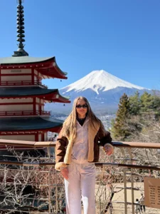 KateJonsonのMe and Mount Fuji 🗻の 3枚の写真