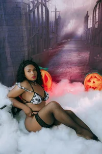 Isla_Scott HALLOWEEN 2025 Hình 2