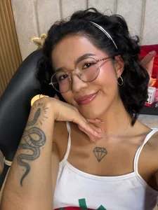 Lynn_turner "Every look from you is an invitation to lose myself in you." 🍒 Hình 3