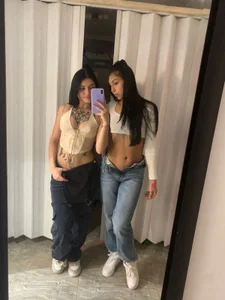 Kimnkitty BOTH GIRLS HOT Poză 4