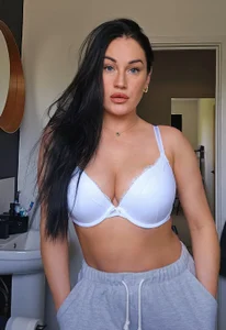 ashleyleeXX Public Pic 7