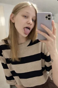 my tongue with my cutie face de HollyGibson  4 Imagens