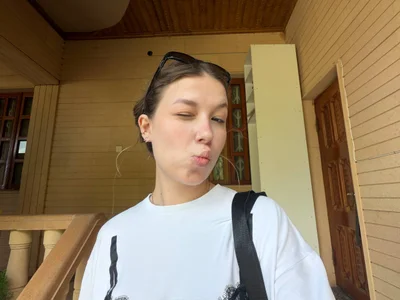 TarenOgilvie cutie studying(and going for a walk after) <3 Foto 4