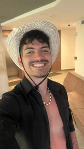 bbbeachboy San Andres Island 🥥  7টি ছবি