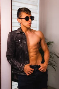 Tommy_Bred Public Foto 3