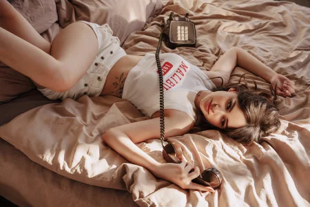 EvaSwen together in bed зображення 8