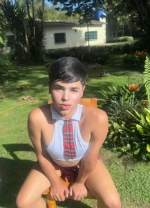 Matt_Swett Sexy in my garden Poză 2