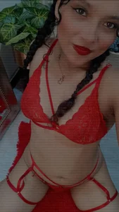 ValeriaJulio_ I want a bull to calm me down 😏 Foto 2