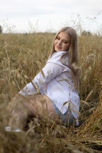 Adr1ana_ field and me Pic 2