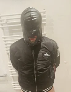 PlayfulThomasのPublicの 3枚の写真