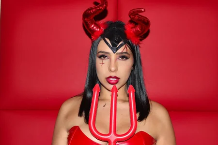 KatieStonne I invite you to try my mischiefs Pic 3