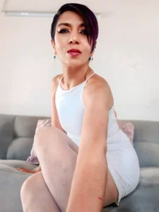 Trinityy__のHot and charismatic mature womanの 4枚の写真