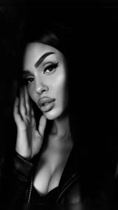 KimWilmes Luxe Temptation Pic 3