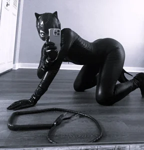 saralovens Black and white aesthetic Pic 2