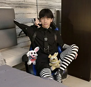 Your puppet… you command, I provoke de Lovers_21 Foto 8