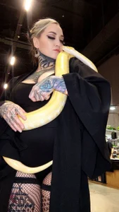 MistressDarkSindel Mistress and her snakes Billede