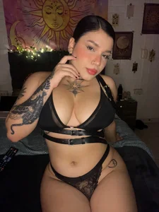 Starly_Vega Mistress ready to dominate you Pic 3